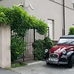 Embassy Row Bnb