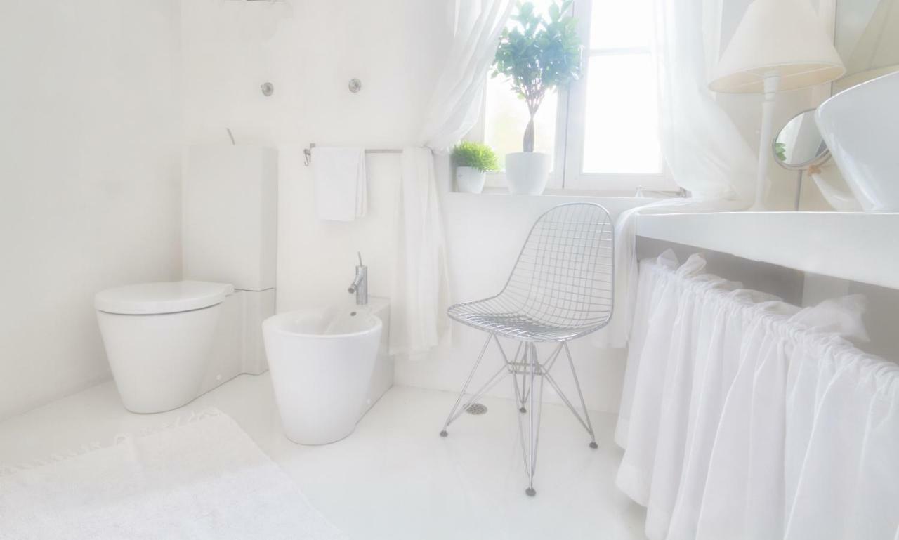 Embassy Row Bed & Breakfast 4*